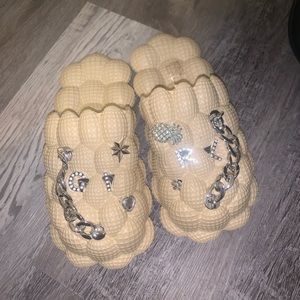 khaki-cream bubble slides